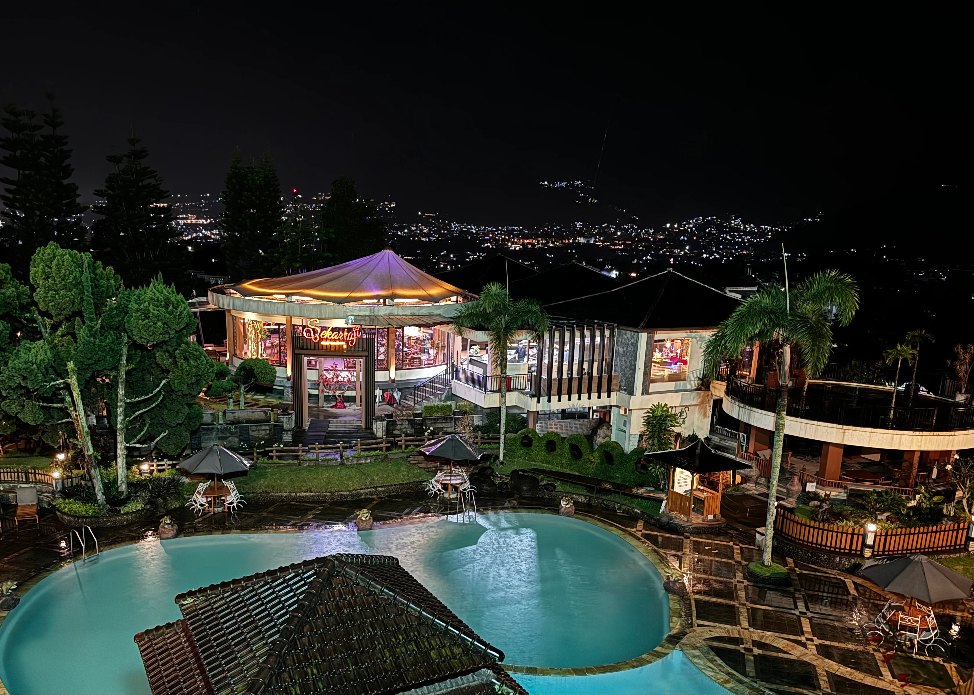 Swimming Pool photo 3