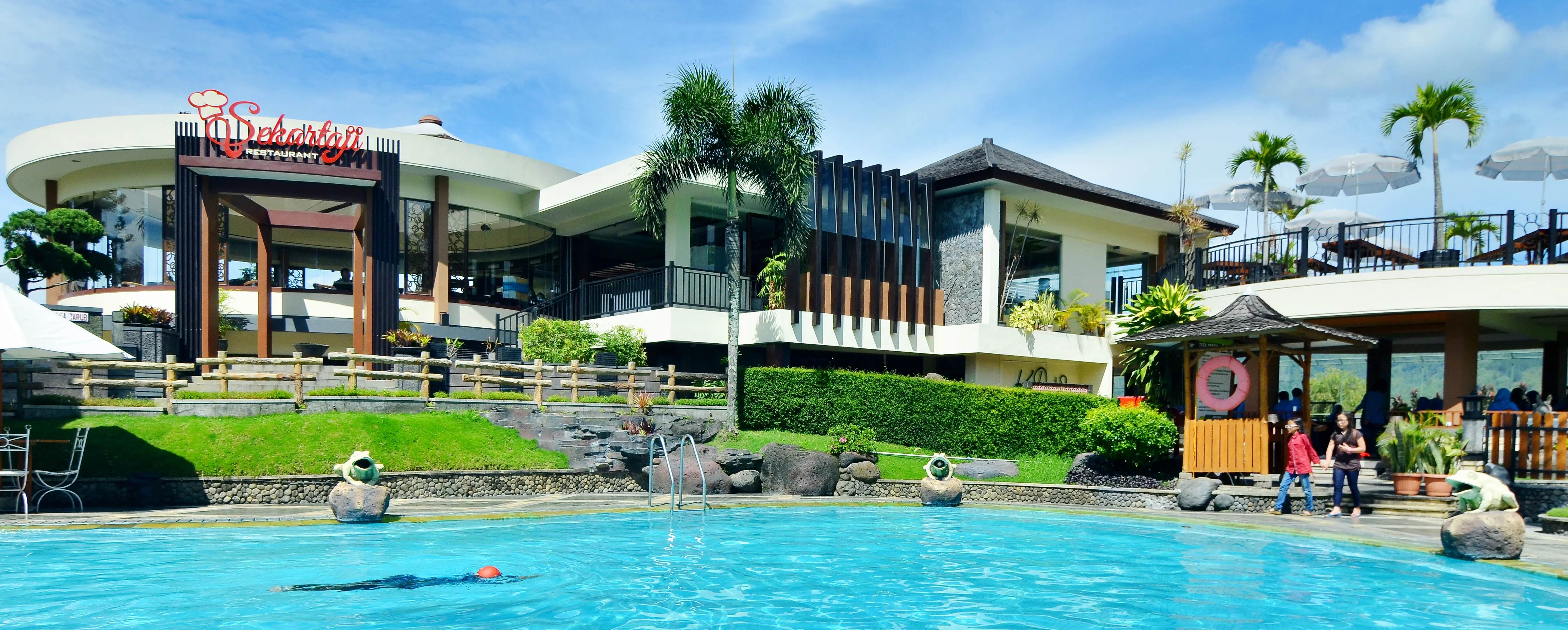 Swimming Pool photo 4